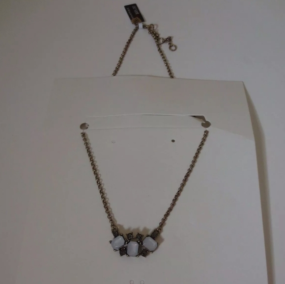 🆕 Banana Republic Delicate Stone Necklace - Picture 3 of 4